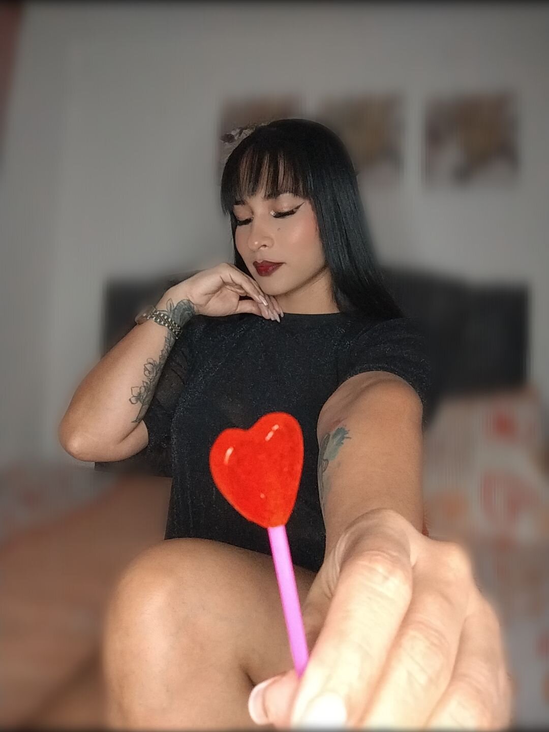 lara25Az