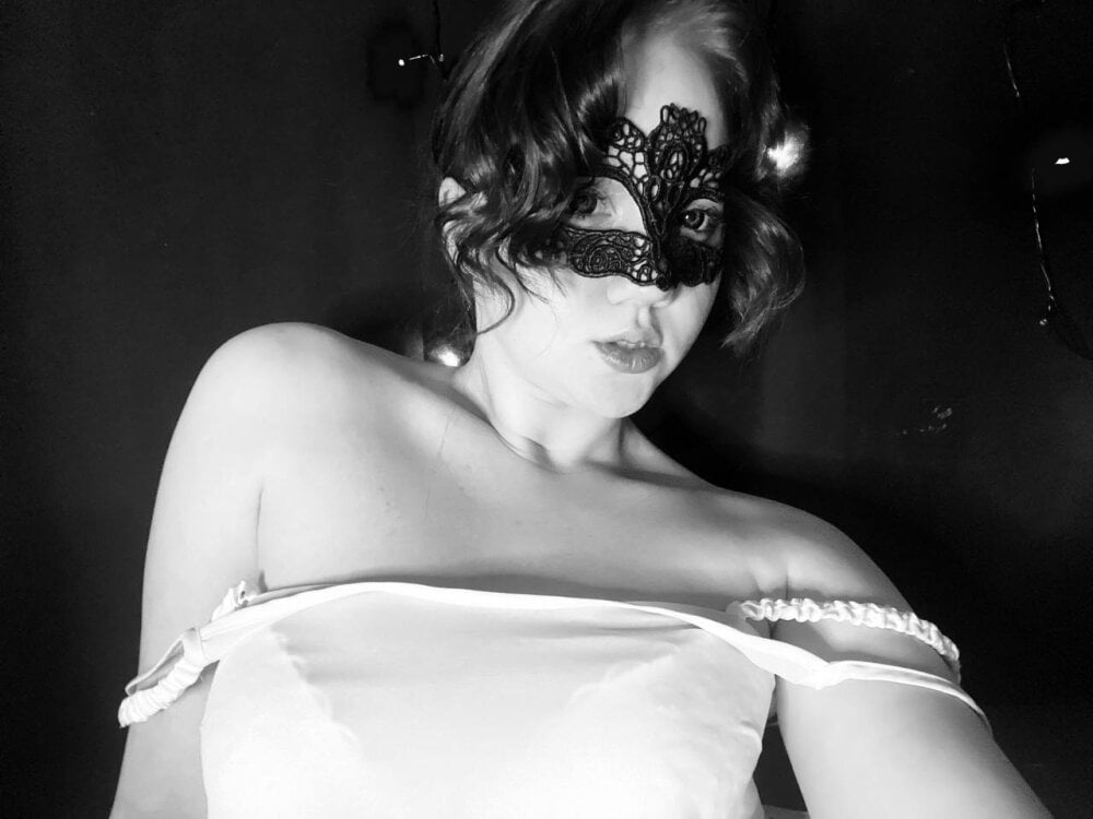 sexcam-girls.com _funnygirl_ livesex profile in straight cams