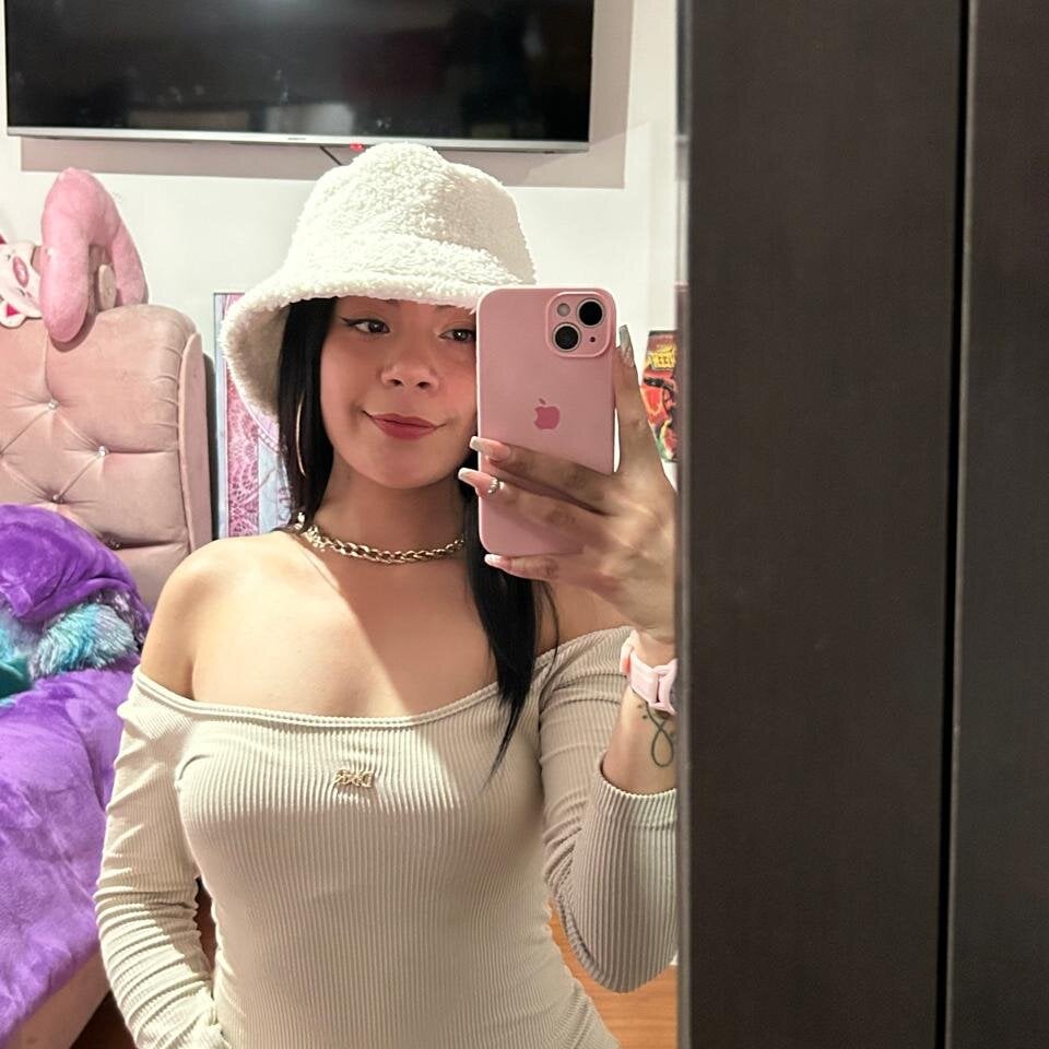 lindaa__ from stripchat