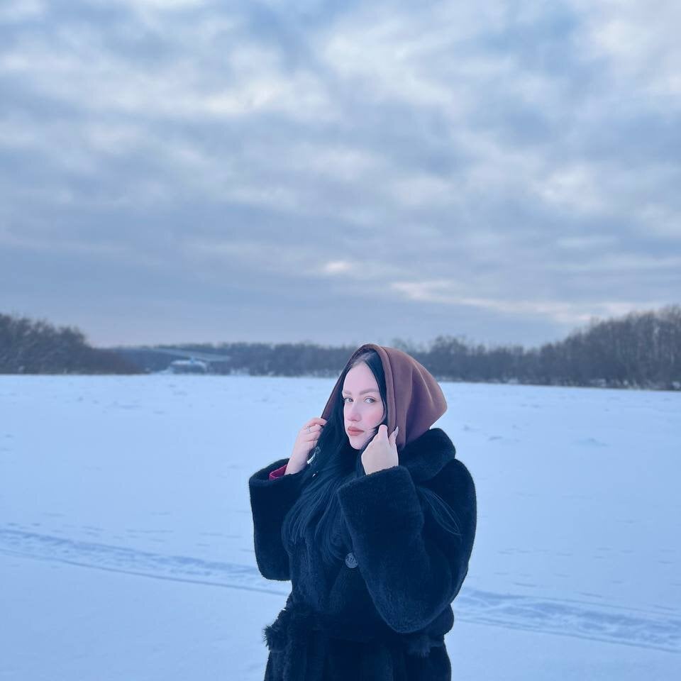 iluvcams.com kira_raa livesex profile in large cams