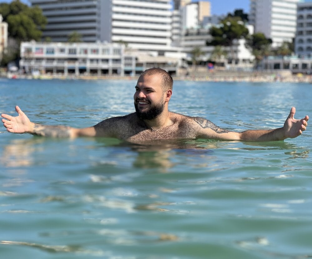 hairyguy_ from stripchat