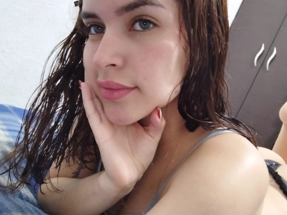 bran_lindi from stripchat
