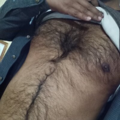 hairymaster95 Live Cam on StripChat