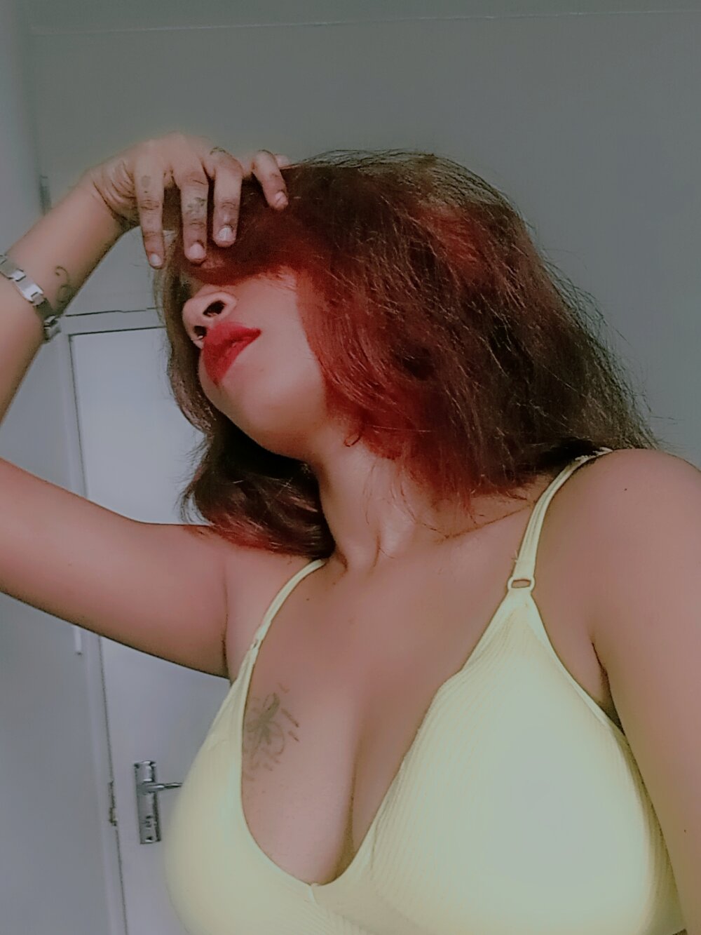 sexlivecamsites.com miss-perfection livesex profile in other-hair cams