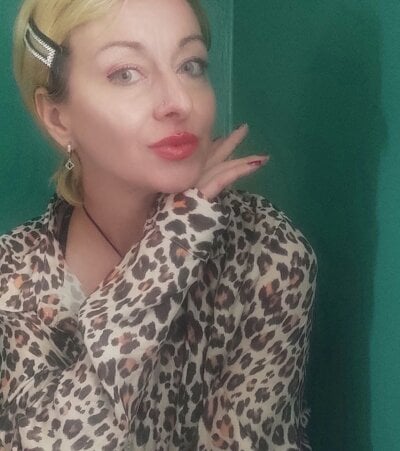 Seta385211 on StripChat