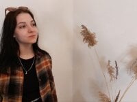 Yoursr_Katrin_'s Offline Chat Room