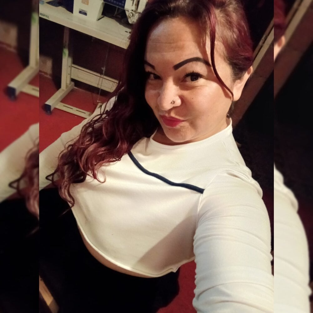 isis_milove's Offline XXX Chat