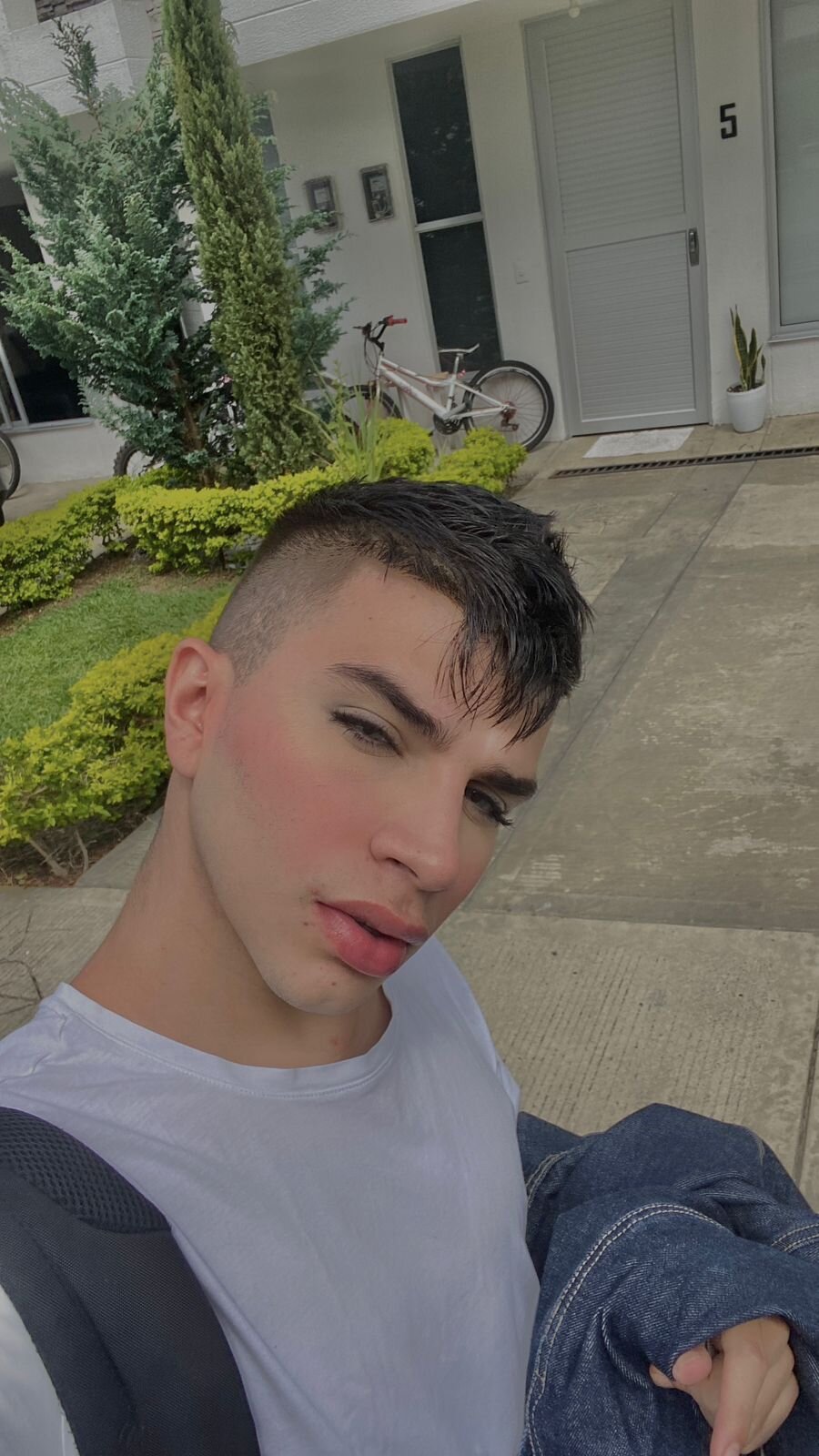 damoncolin_