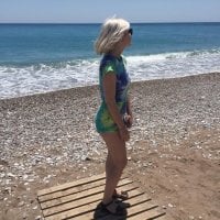 DinaGrey's Offline Chat Room