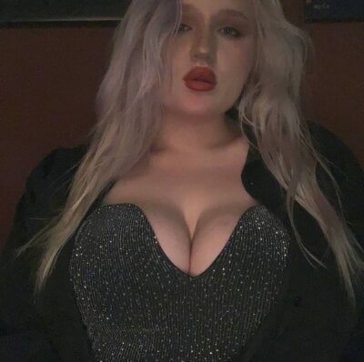 Yammymommy Female Handjob Online Webcam Nude