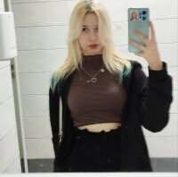 SilviaBroadway's Offline XXX Chat