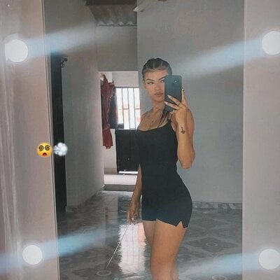 Ava_Bonny
