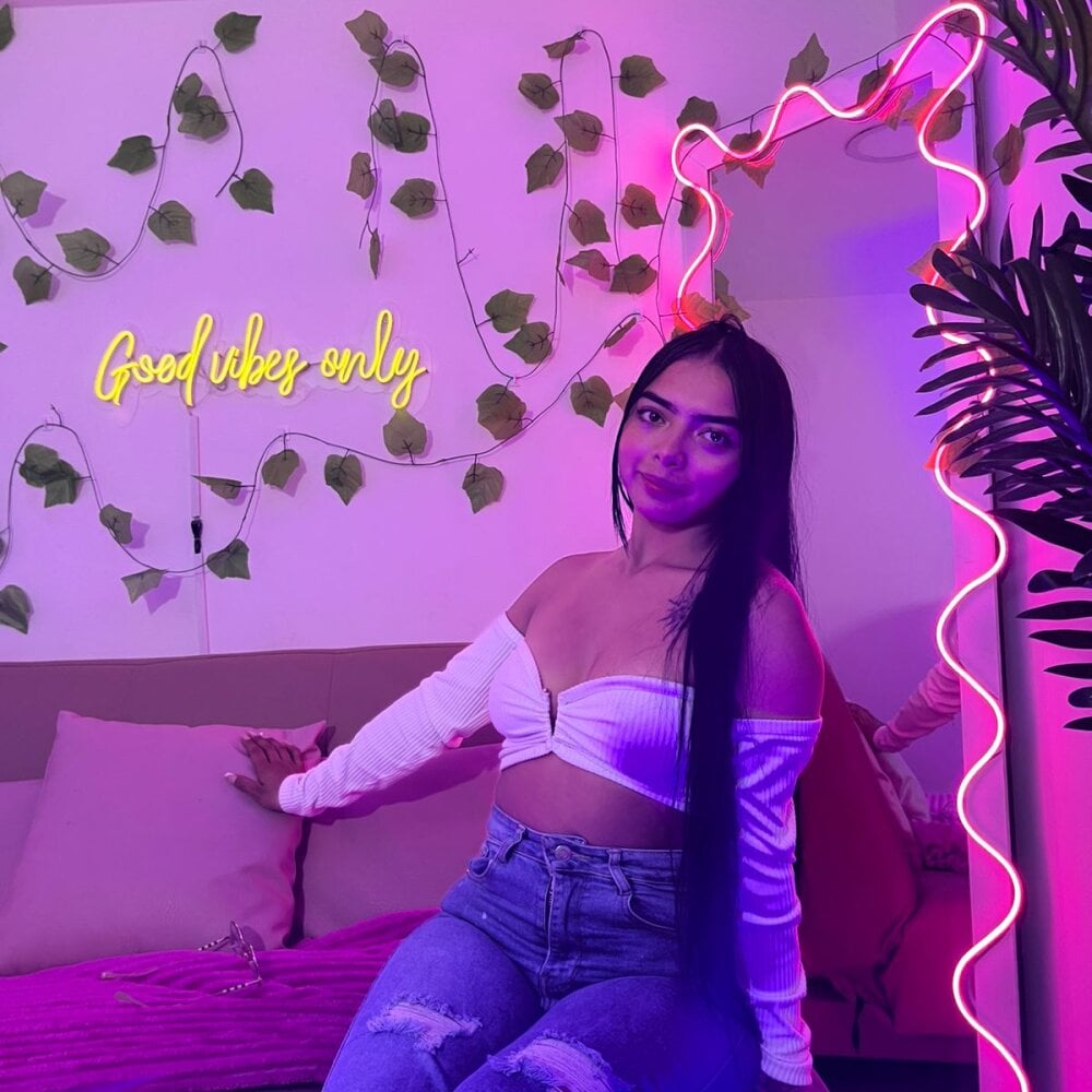 Salome_tay1
