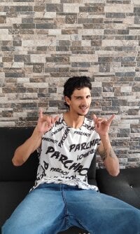 juankrow's Offline Chat Room