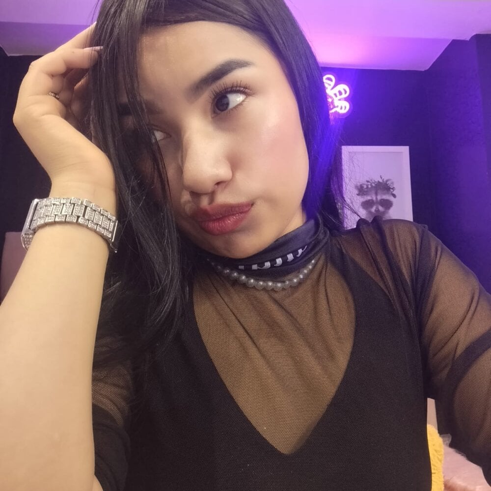 Adara_b