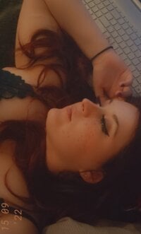 RedHead01's Offline Chat Room