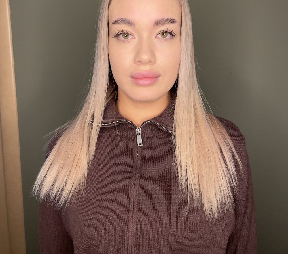 free6cams.com dorrisgranucci livesex profile in english cams