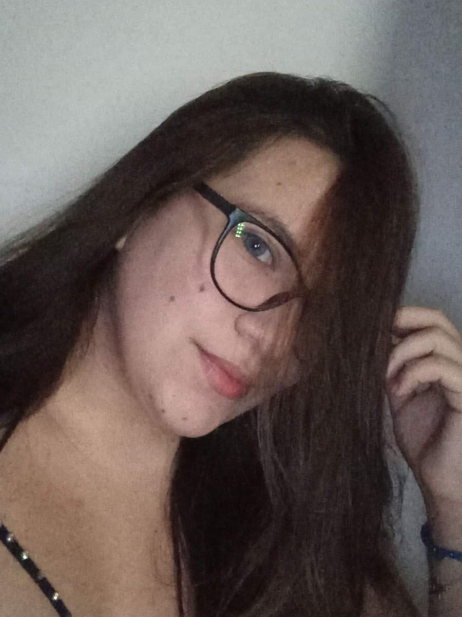 Celeste_Biig's Offline Chat Room