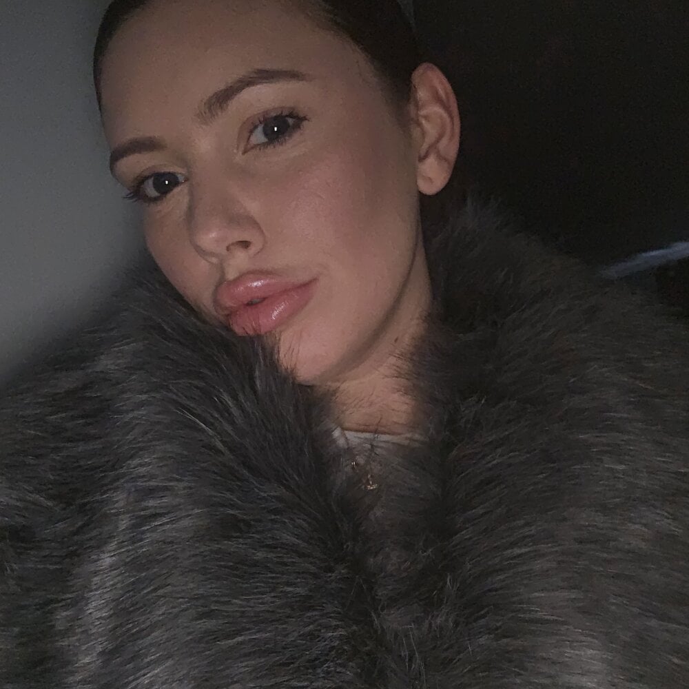 watchgirlcam.com megintbeus livesex profile in habibis-mansion cams