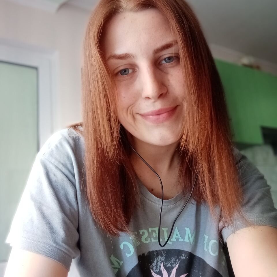 DakotaBee 🍎 online chat