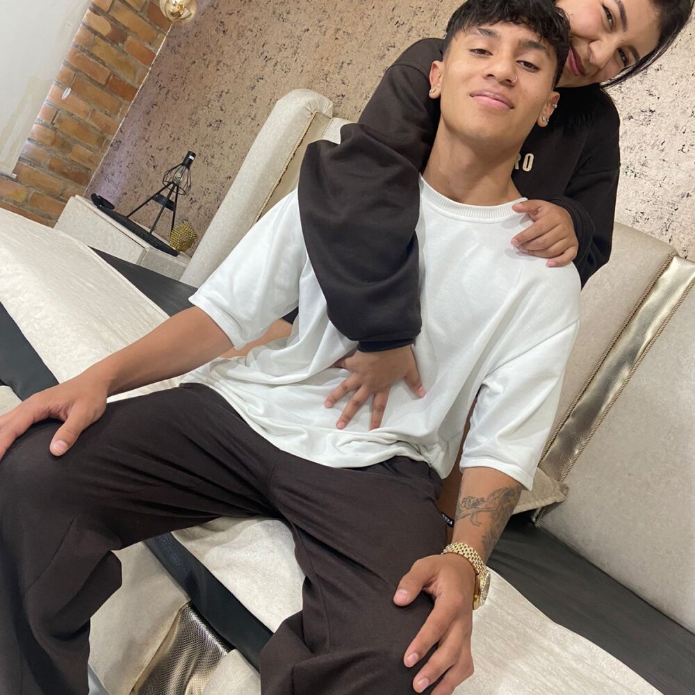 Alex_and_Bella