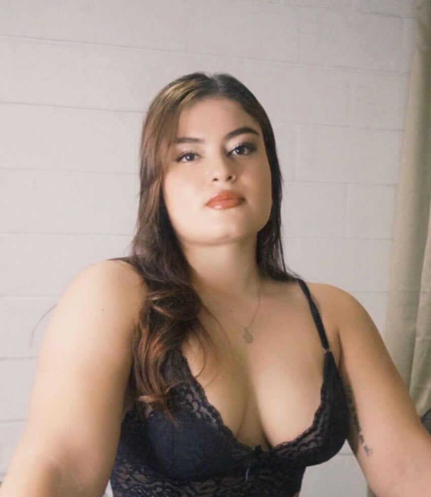 stripchat itskari_ webcam profile pic via mega-camsex.com