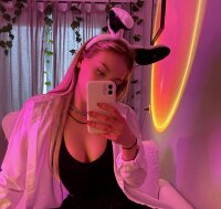 _Agata_Hoog_'s Offline XXX Chat