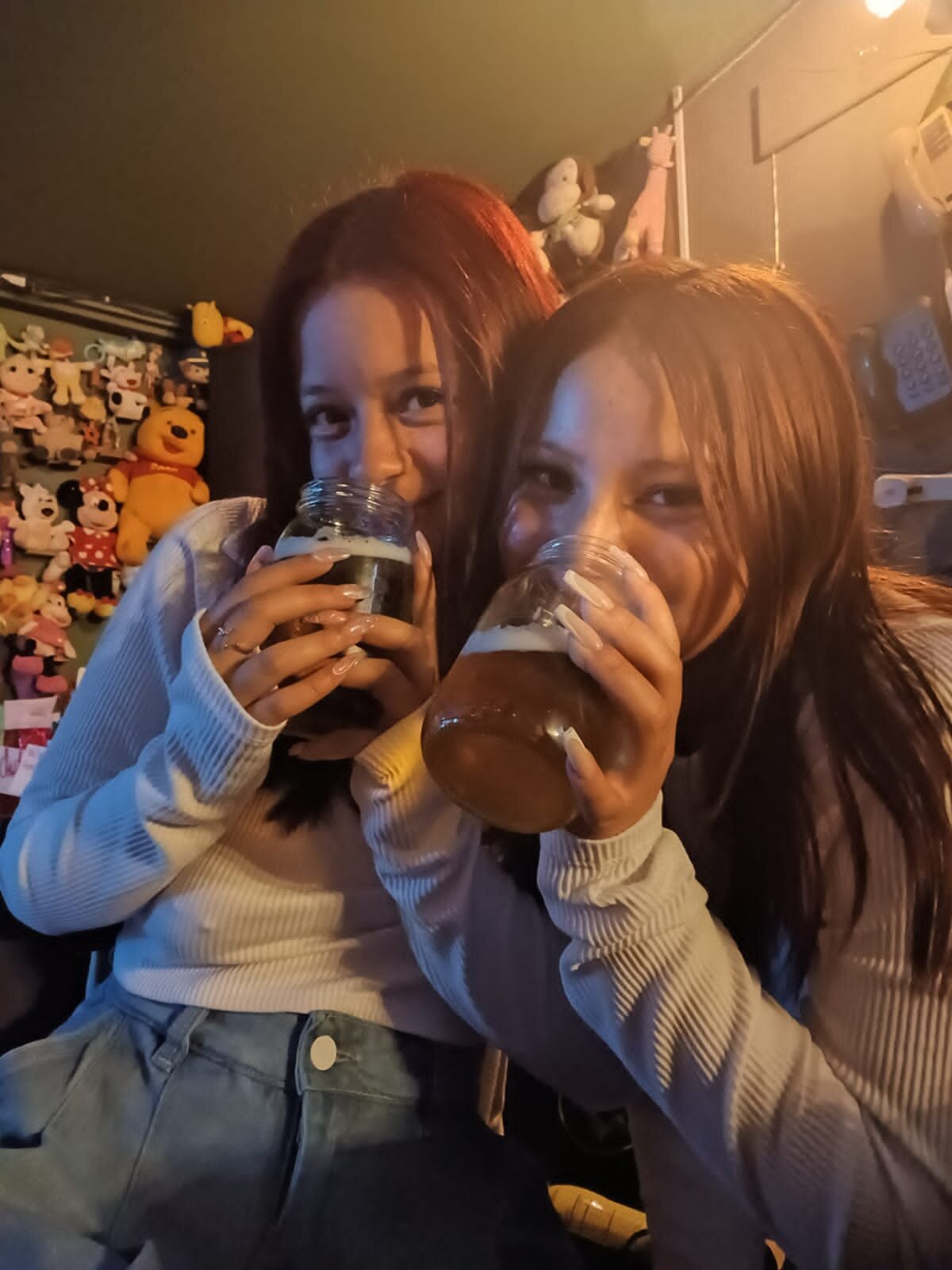 Anne_and_Mia1