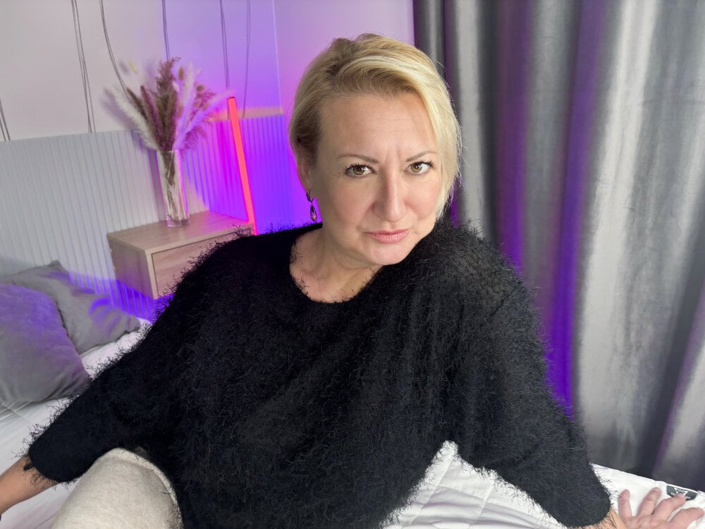 stripchat jessymor webcam profile pic via groupsexlivecams.com