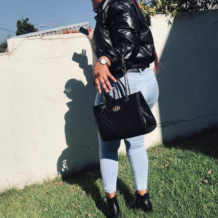 sexcams-joy.com roundasssquiterxx livesex profile in curvy cams