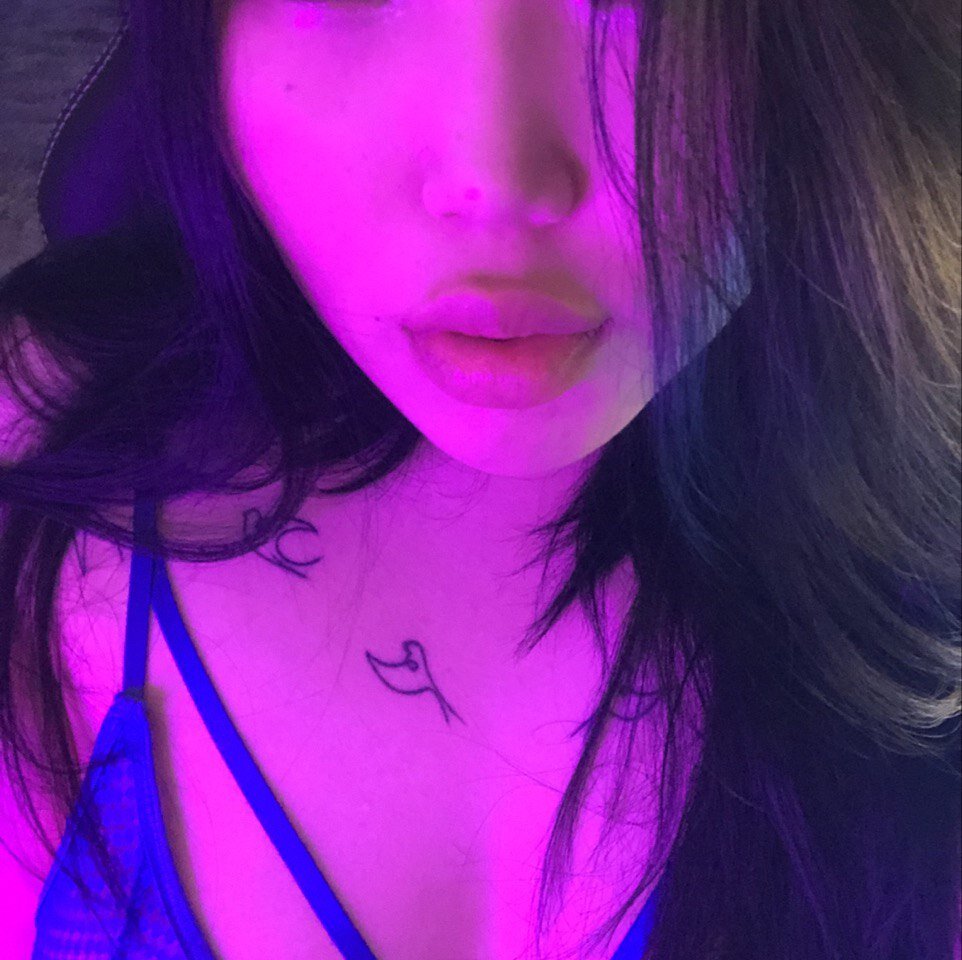 Live sex webcam photo for YumikoMoon #289769203