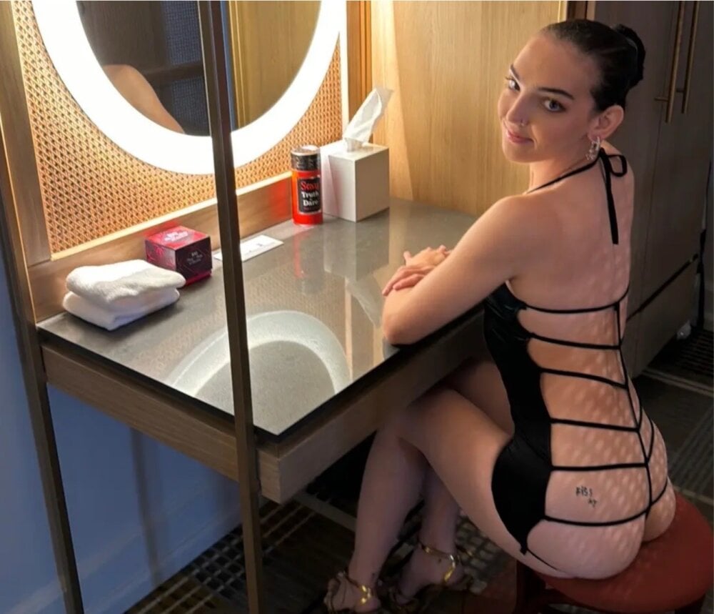 stripperfay's Offline XXX Chat