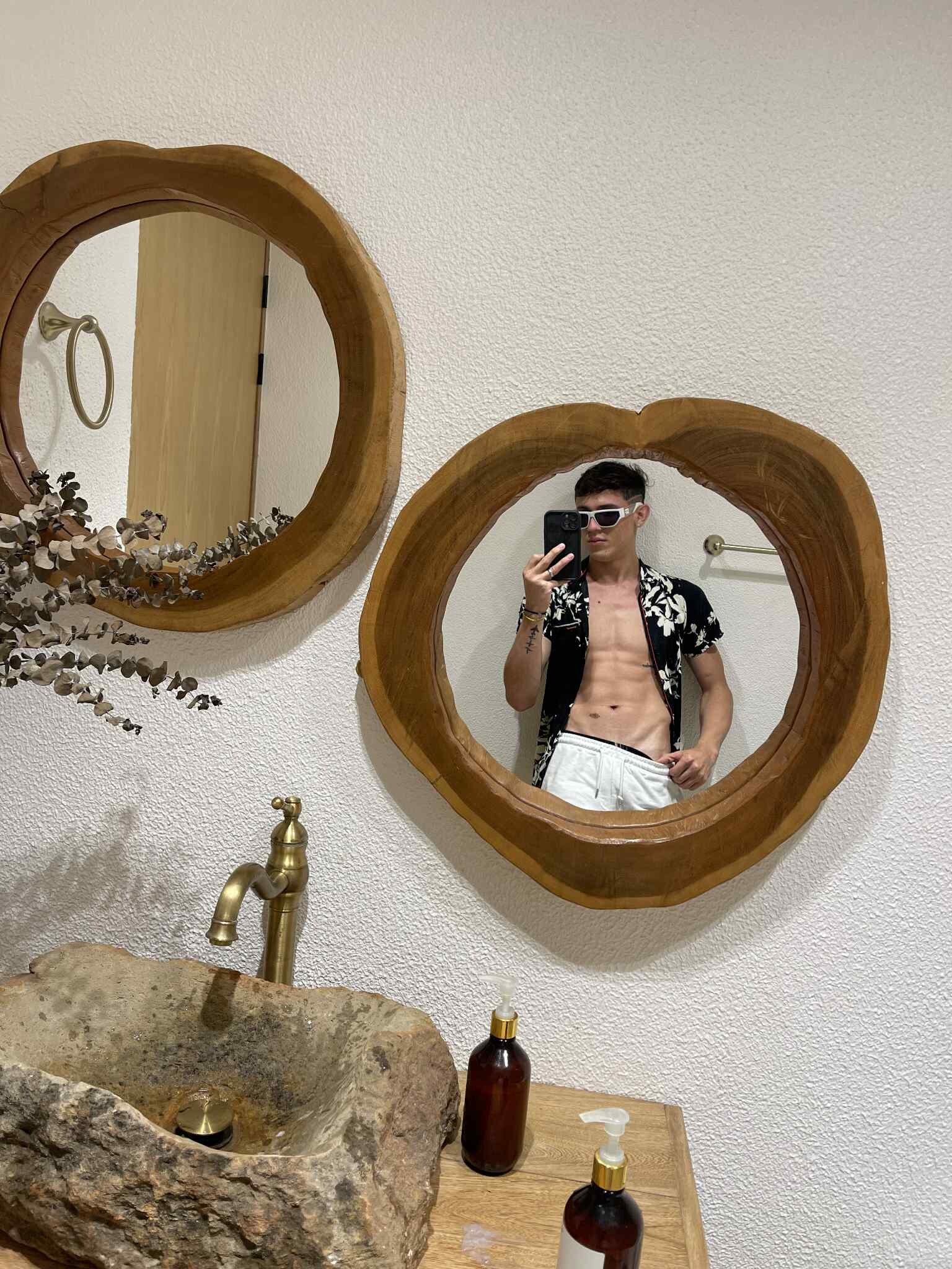 HotMuscleHot