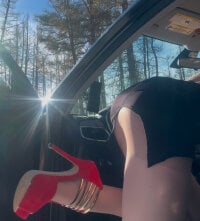 Model GoldenFlameGoddess