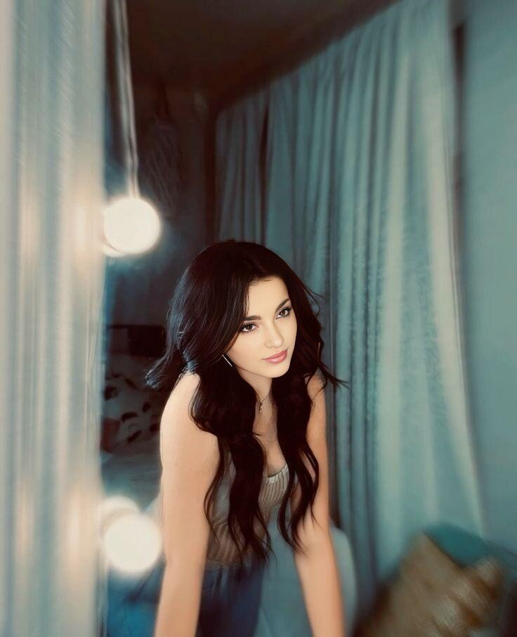 Briana_kiss
