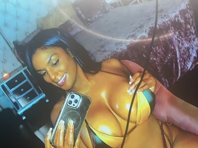 DivineMaia - Stripchat Girl 