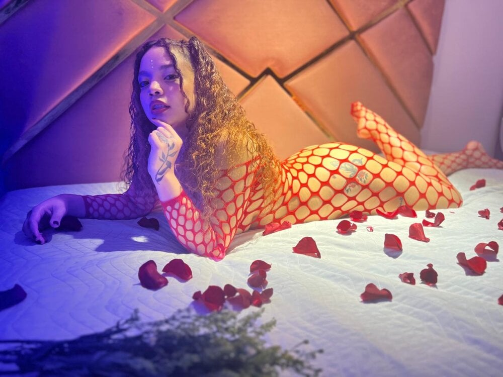 sweet_curlyx's Offline Chat Room