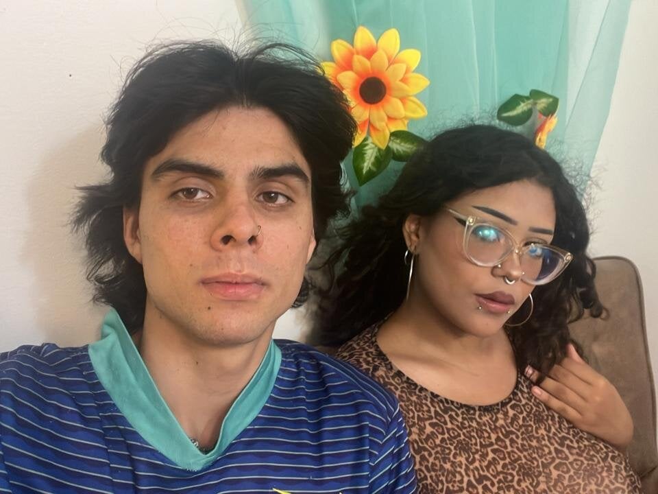 canela_skinny_'s Offline XXX Chat