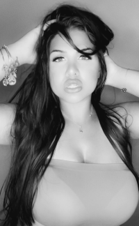 daniellemiawolf's Offline XXX Chat