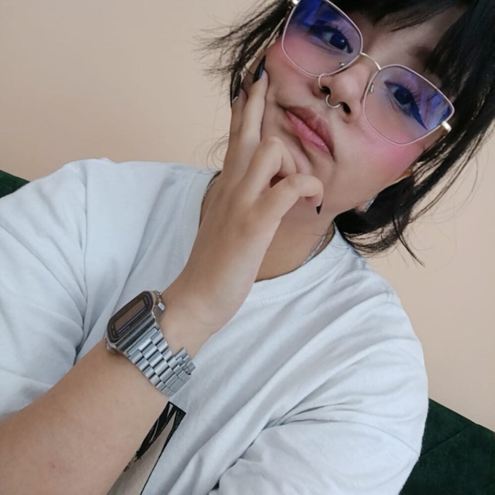 hot_shyness profile