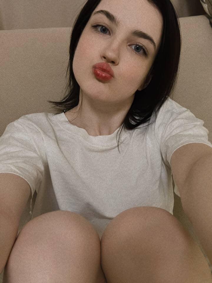 editaburby from stripchat