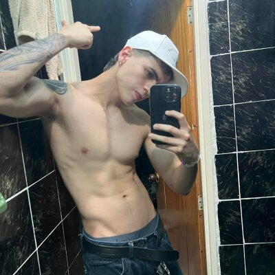 online camsex Mathew Wolff