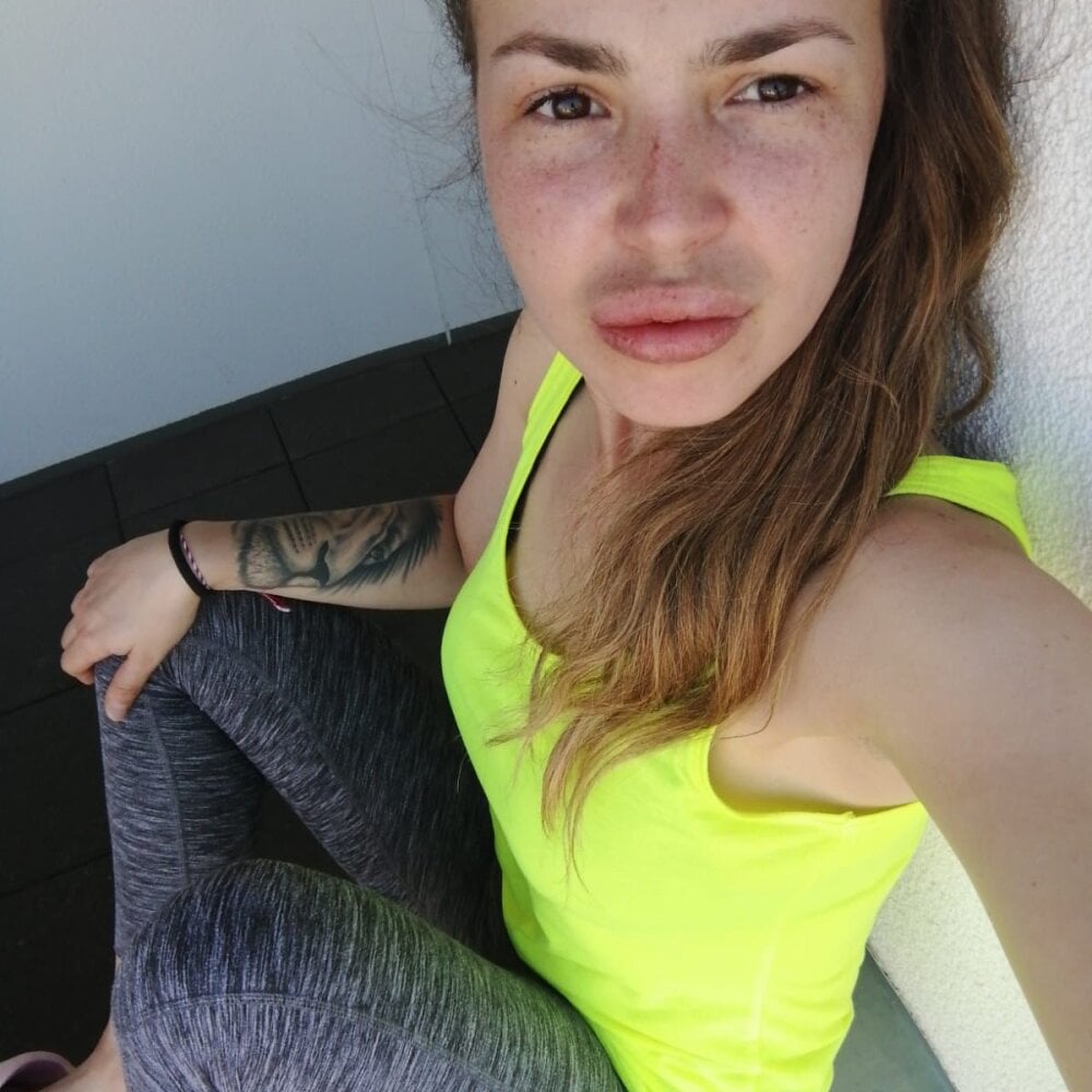 amelia_blowstar from stripchat