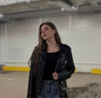 LindaOrtega's Offline Chat Room