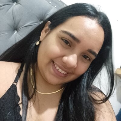 jade_ruiz 🔉 adult chat