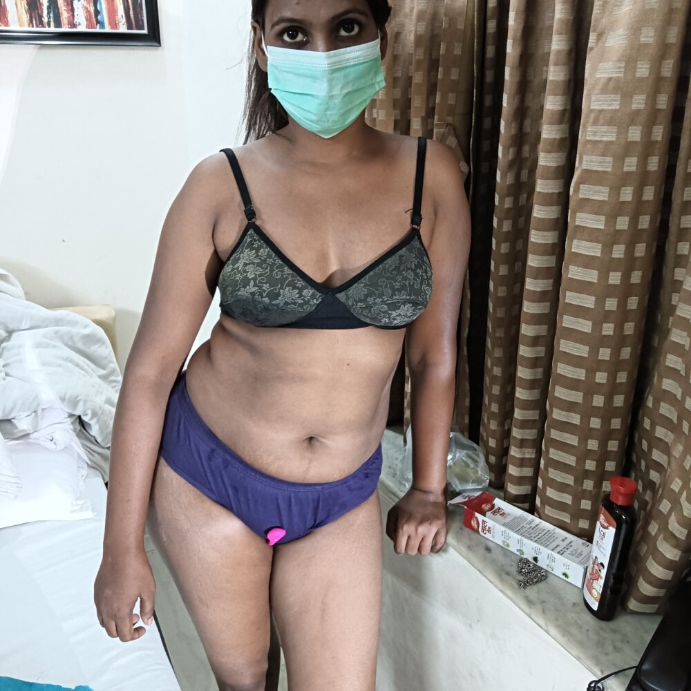 rashikamalhotra from stripchat