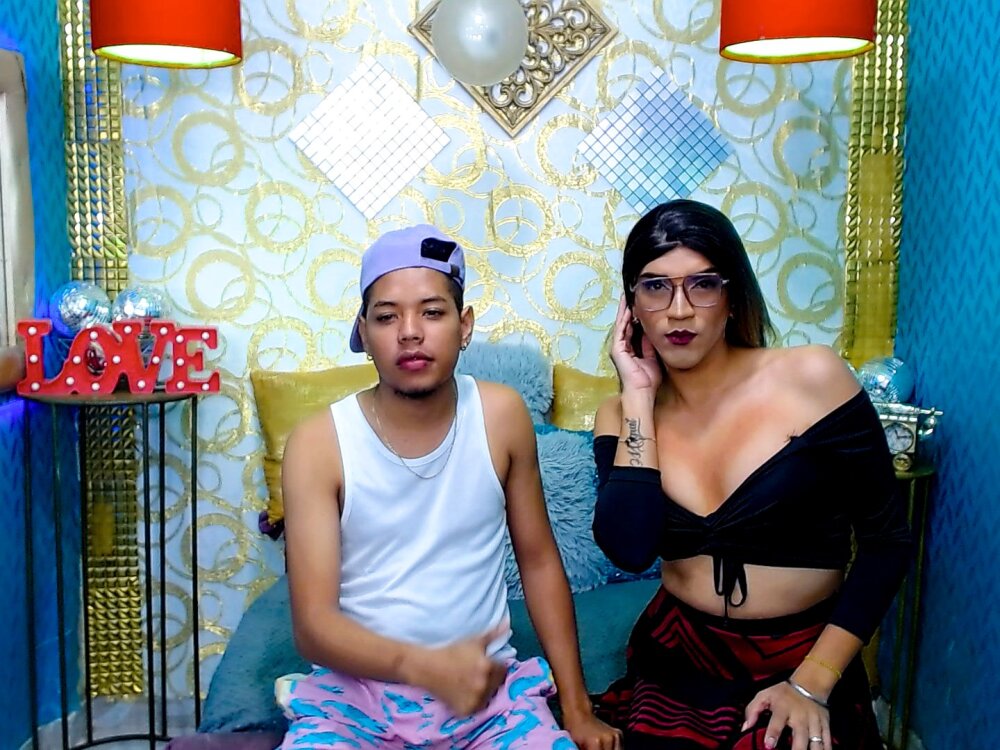 Live sex webcam photo for COUPLEPEIN #289984105