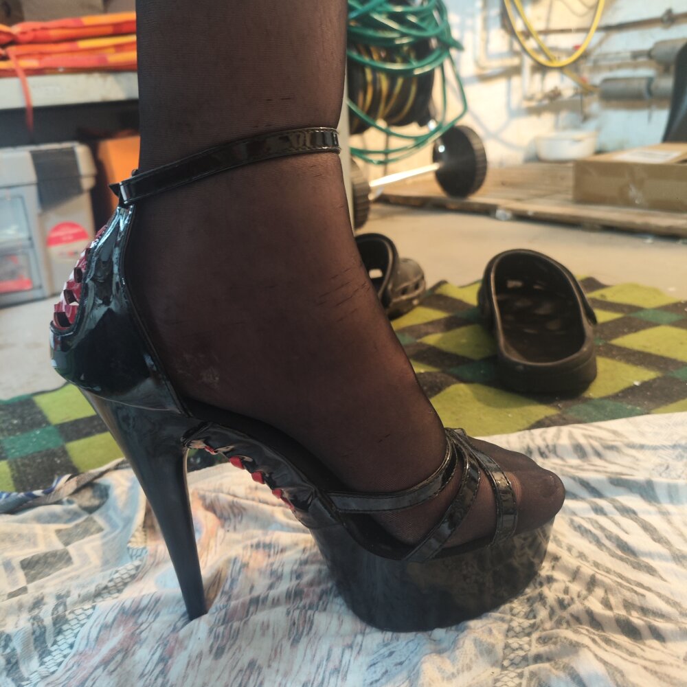 nylonschlampe510 from stripchat