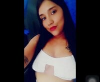 Soffia_Bigtitsxx Adlı Modelin Çevrimdışı Sohbet Odası