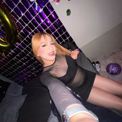 NaraWhite1 Live Cam on StripChat and RICams